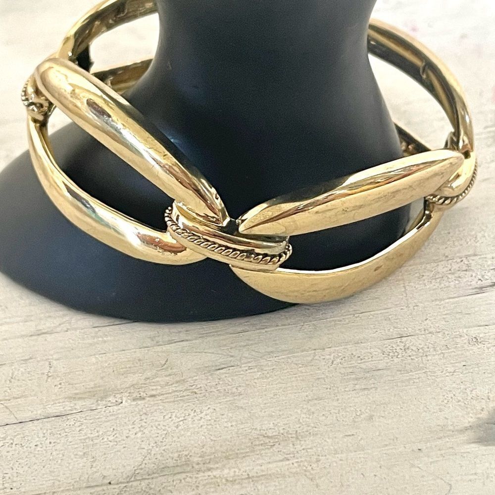 Gold  tone stretchy bracelet